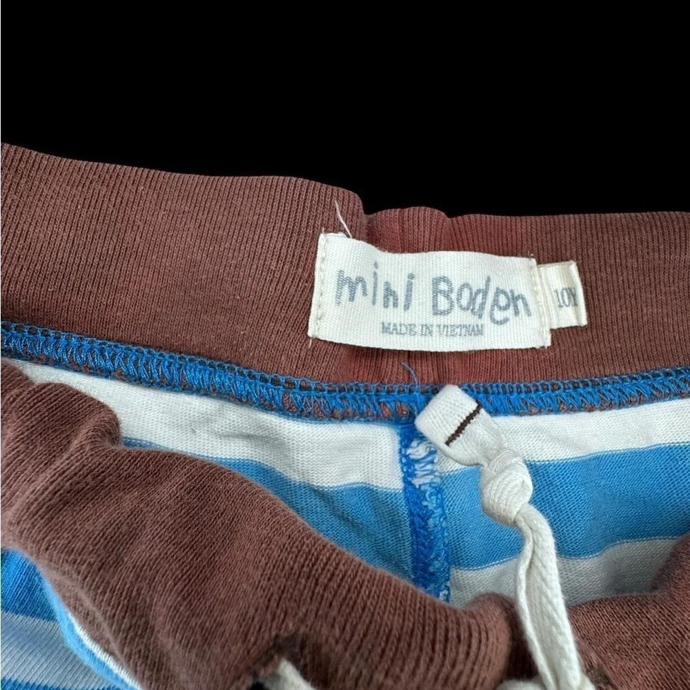 Mini Boden blue and white striped shorts 10 k38